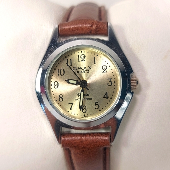 QMAX Silver Tone Brown Leather Ladies Wrist Watch, New Battery - Picture 1 of 8